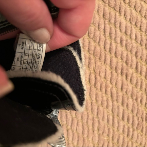 Uggs kids boots - Picture 5 of 6